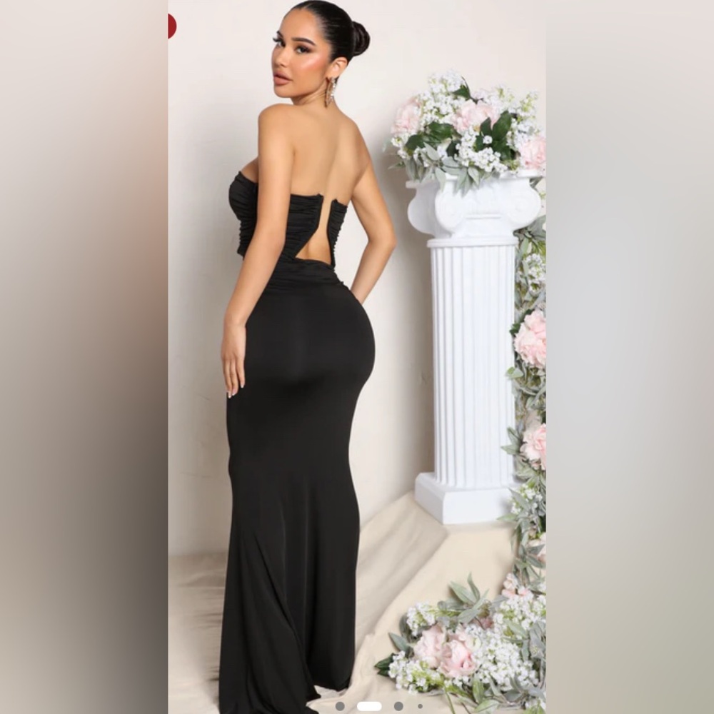 Elegant Black Evening Gown- NWT- Size Large